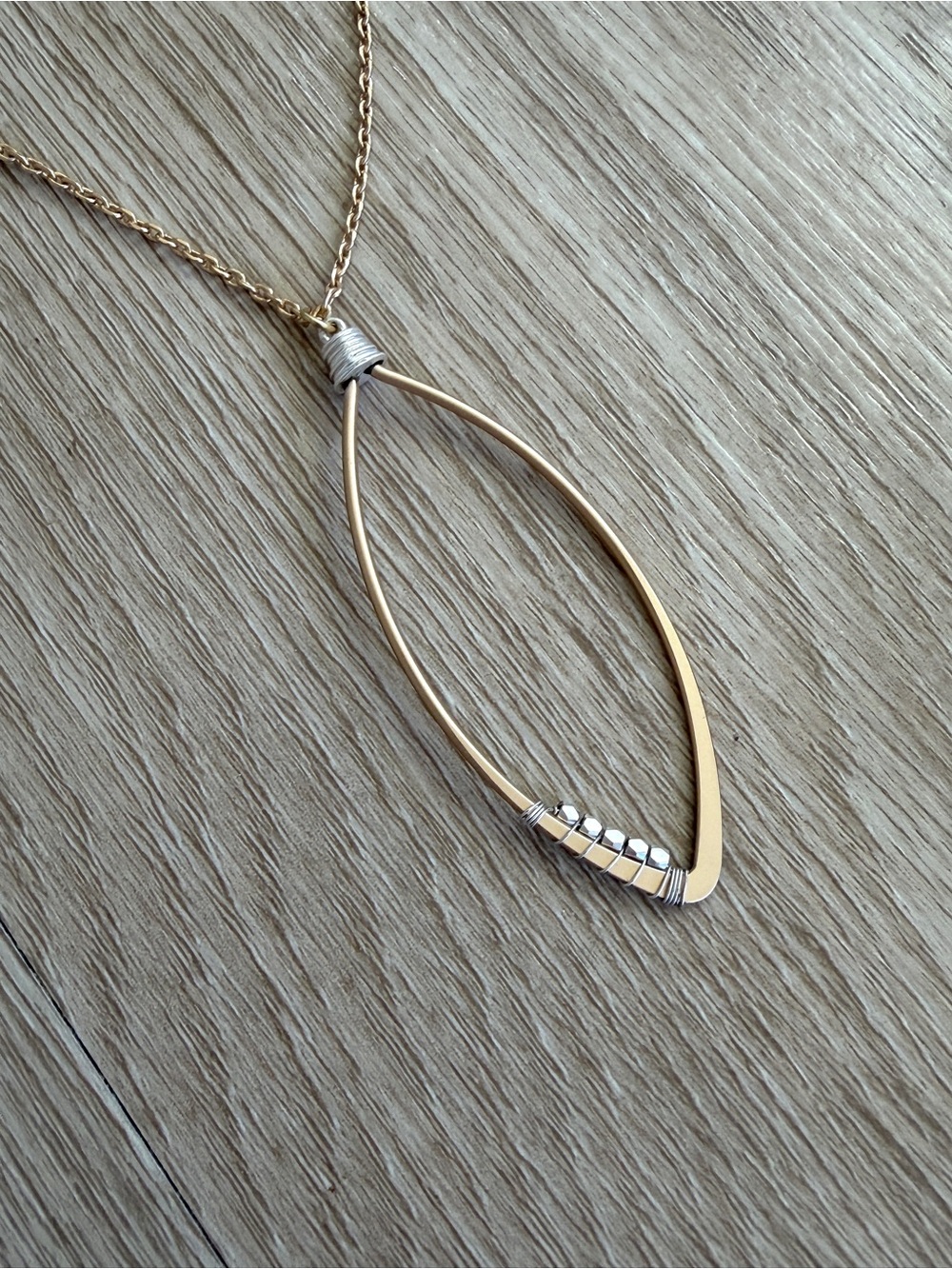 New Gold and Silver Tone Lightweight Pendant Long Chain Necklace 32” +Adjust - Picture 4 of 7